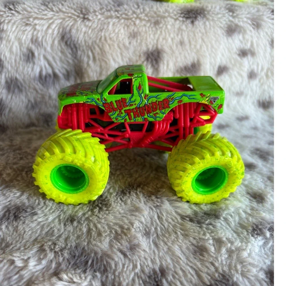 Hot Wheels Monster Jam Blue Thunder Monster Truck Neon Green Red 1:64 00605DFT